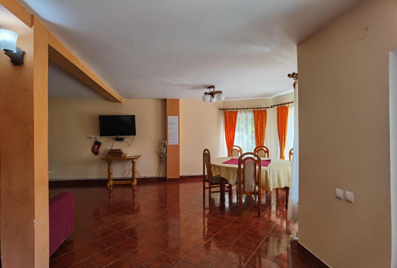 Casa Dobrin Hotel Арефу Екстериор снимка