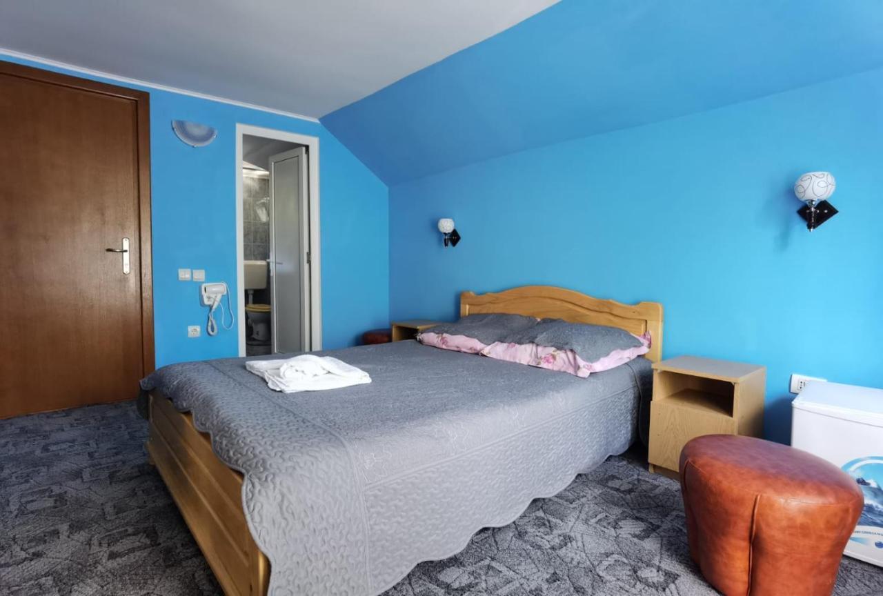 Casa Dobrin Hotel Арефу Екстериор снимка