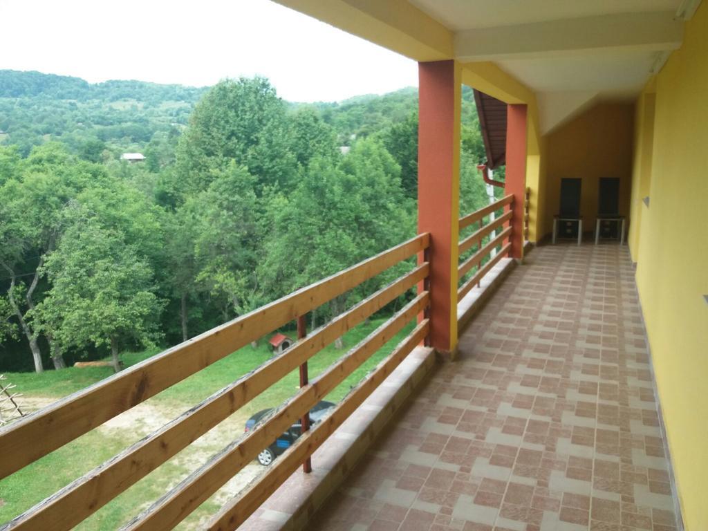 Casa Dobrin Hotel Арефу Екстериор снимка